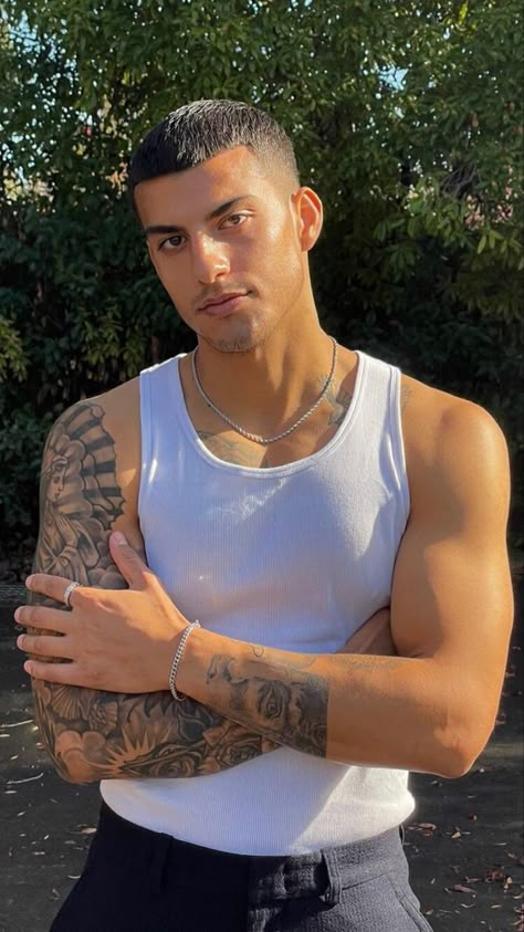 Hispanic Men, Handsome Arab Men, Inked Men, Corte De Cabelo Masculino, Mens Cuts, Photoshoot Concept, Buzz Cut, Beard Styles, Fashion Photoshoot