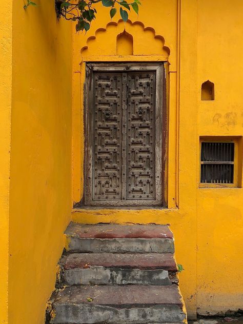 Indian Aesthetic Background, Indian Interior Design, Door Images, Door Picture, Indian Interiors, Entry Way Design, Indian Homes, Aesthetic Background, Indian Aesthetic