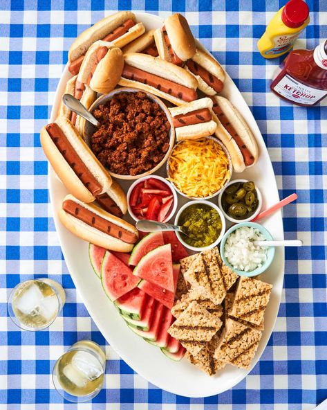 Hot Dogs And Rice, Easy Homemade Snacks, Pizza Pinwheels, Grilling Hot Dogs, Picnic Snacks, Hot Dog Toppings, Family Snacks, Bbq Chicken Salad, Rice Krispies Treats