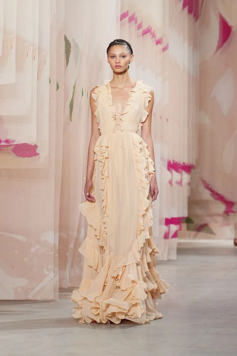 Ulla Johnson Spring 2025 Ready-to-Wear Fashion Show | Vogue Vogue, Couture, Film Strip, Vogue Runway, Save Image, Ulla Johnson, Spring Summer Fashion, Fashion Show, Ready To Wear