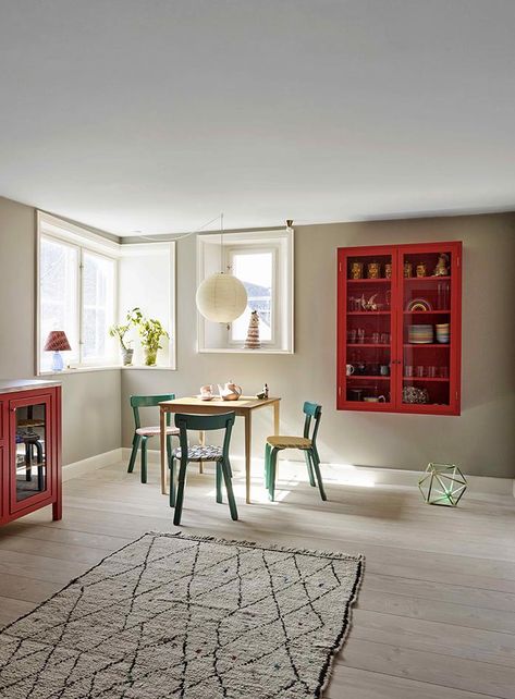 Wall Kitchen Table, Copenhagen Apartment, Retail Concepts, Wall Kitchen, Vogue Living, Bedroom Red, Salalah, The Apartment, Swedish Design