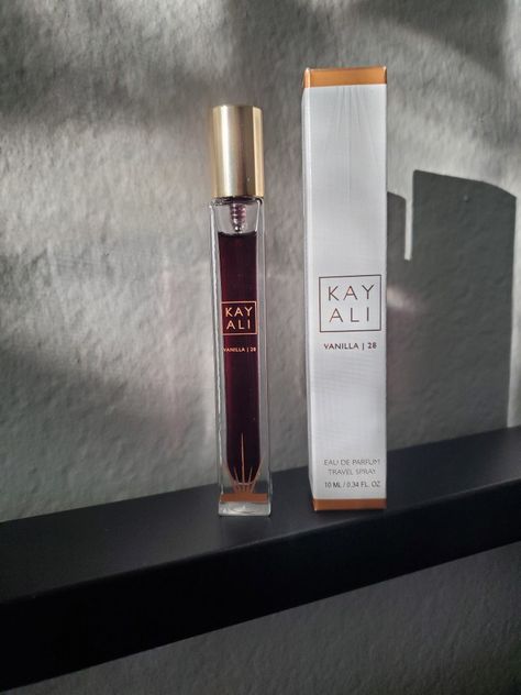 Mini Kayali Perfume, Kay Ali Perfume Vanilla 28, Yummy Perfumes, Vanilla 28 Perfume, Perfumes Vanilla, Date Night Perfume, Roll Perfume, Layering Perfume, Kayali Vanilla 28