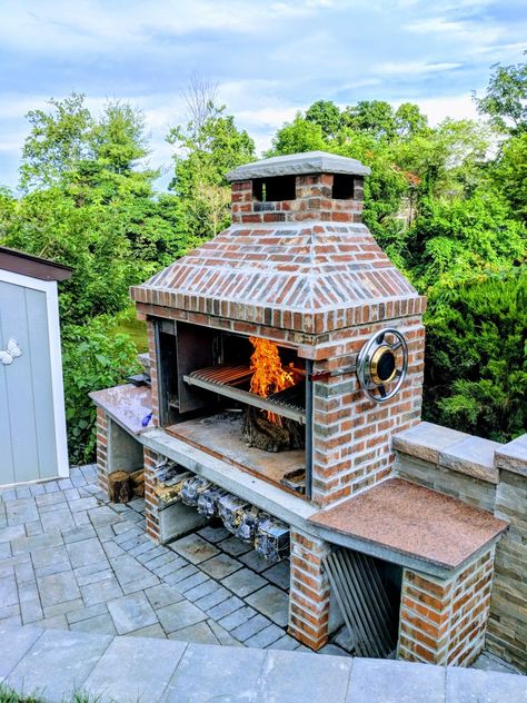 Stone Grill Outdoor, Outdoor Fireplace And Grill, Brick Built Bbq, Adobe Fireplace, Gaucho Grill, Backyard Grill Ideas, Barbacoa Jardin, Barbecue Ideas, Dining Outside