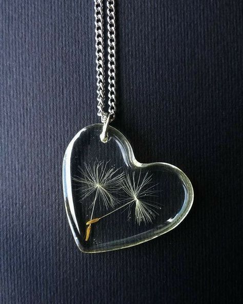 Dandelion Diy, Seed Necklace, Dandelion Necklace, Diy Jewelry Rings, Flower Resin Jewelry, Selling Handmade Items, Diy Resin Projects, Resin Jewelry Diy, Diy Jewelry Inspiration