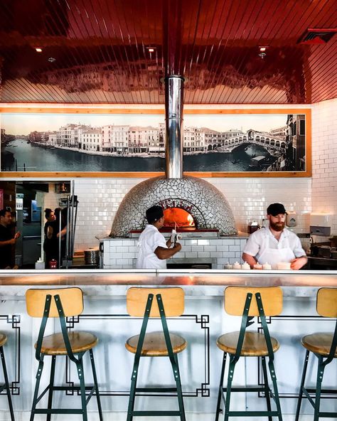 Photo: chocolateandlace_ Restaurant Tile Floor Interior Design, Small Pizzeria Design, Pizza Oven Restaurant, Italian Restaurant Decor, Pizza Store, Pizzeria Design, Restaurant Kitchen Design, Pizza Kitchen, Pizza Bar