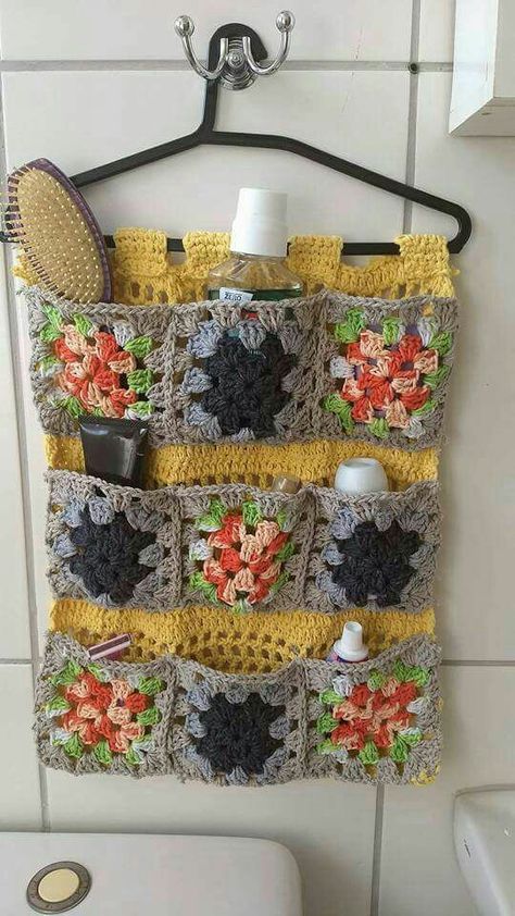 Crochet Organizer, Mode Crochet, Wall Organizer, Crochet Home Decor, Fun Crochet Projects, Diy Crochet Projects, A Hook, Yarn Projects, Bag Crochet