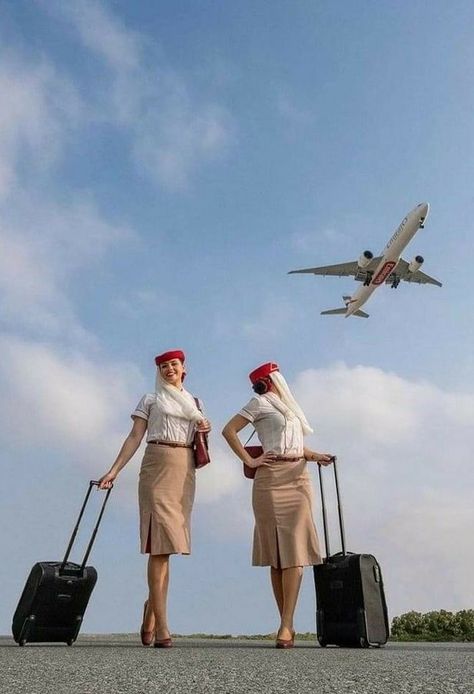 Flight Attendant Life Pictures, Emirates Airline Cabin Crew, Plane Hacks, Cabin Crew Jobs, Emirates Flights, Emirates Cabin Crew, Airline Cabin Crew, Emirates Airline, Dubai Lifestyle