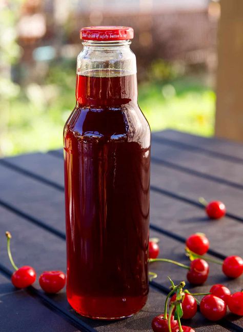 Cherry Juice Recipe, How To Make Tart, Sour Cherry Tree, Spritz Cookie Recipe, Cherry Smoothie, Tart Cherry Juice, Homemade Juice, Canned Cherries, Spritz Cookies