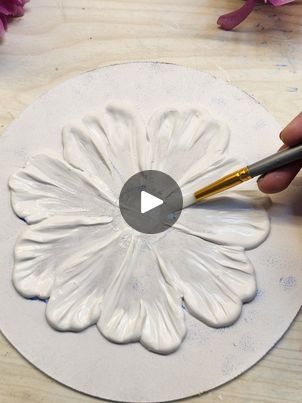 Plaster Paris Art, Plaster Crafts Ideas, Plaster Of Paris Crafts Ideas, Plaster Of Paris Crafts, Paris Crafts, Simple Flower Drawing, Tall Wedding Centerpieces, Plaster Crafts, Diy Abstract Canvas Art