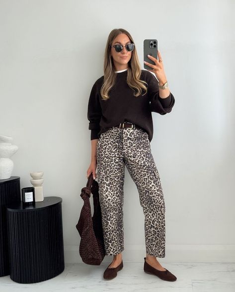 Denim And Leopard Outfit, Leopard Denim Outfit, Leopard Pants Outfit Winter, Cheetah Jeans Outfit, Leopard Pants Outfit 2024, Leopard Jeans Outfit 2024, Leopard Print Jeans Outfit, Cheetah Print Pants Outfit, Animal Print Pants Outfit