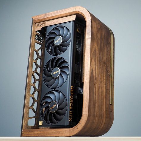 Walnut and Brass PC Case Wood Pc Case, Wooden Pc Case, Jungle Office, Walnut And Brass, Cpu Socket, Pc Builds, Mini Itx, Best Build, Gaming Office