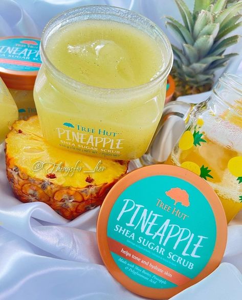 Tree Hut Pineapple, Pineapple Sugar Scrub, Design Kemasan, Pineapple Sugar, Easy Birthday Gifts, Body Hygiene, Baby Lips, Shower Skin Care, Girly Phone Cases