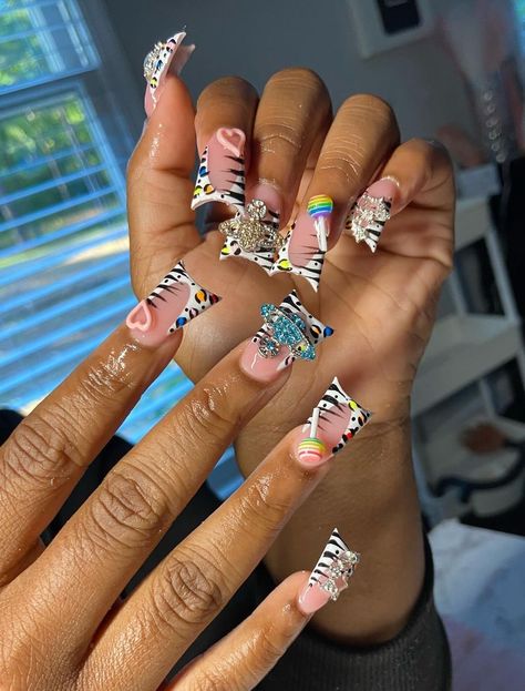 Duck Set Nails, Charm Duck Nails, Cute Duck Nails Designs, Medium Duck Nails Acrylic, Blue Duck Nails, Duck Nail Ideas, Junk Duck Nails, Duckies Nails, Vacation Nails Black Women