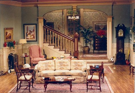 Living Room 80s, 1980s Living Room, 80s Living Room, 90s Living Room, Cosby Show, 80s House, 80s Interior, Farmhouse Side Table, Casa Vintage