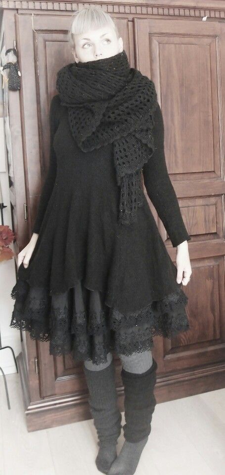 layered blacks Dark Mori Fashion, Everyday Goth, Strega Fashion, Dark Mori, Mori Fashion, Mori Girl Fashion, Witch Fashion, Witchy Fashion, Frou Frou