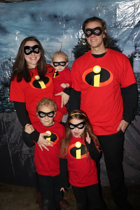 Diy Incredibles Costume, Incredibles Costume Family, Incredibles Costume Diy, Incredibles Halloween Costume, The Incredibles Halloween Costume, Family Costumes Diy, Incredibles Costume, Mickey Halloween Party, Disney Incredibles