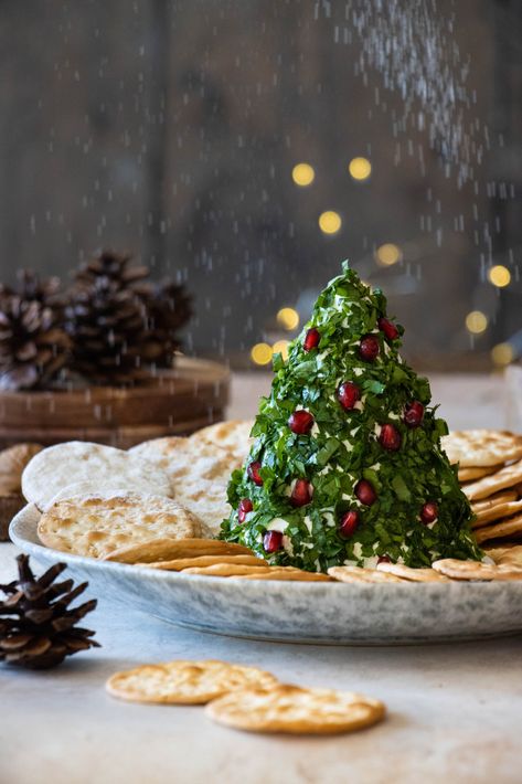 Tree Cheese Ball, Christmas Tree Cheese Ball, Christmas Tree Cheese, Christmas Entertaining, Cheese Ball Recipes, Christmas Brunch, Christmas Menu, Ultimate Christmas, Xmas Food