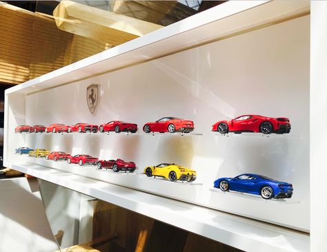 Model Car Shelf Ideas, Model Car Display Ideas Shelves, Toy Car Collection Display, Diecast Display, Model Car Display, Hot Wheels Cars Display, Hot Wheels Room, Diecast Cars Display, Scale Model Cars