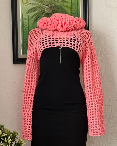 Shrug and a ruffle hat #crochet #ftkcrochet #shrug #rufflehat #crochetlove #crocheter #crochetaddict #instagram #fashion How To Crochet Shrug, Ruffle Hat Crochet, Shrug Crochet Pattern Free, Shrug Outfit, Crochet Shrugs, Crochet Ruffle Hat, Ruffle Hat, Crochet Shrug Pattern, Shrug Pattern