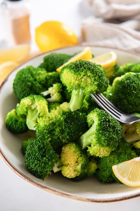 Perfect Steamed Broccoli! This easy steamed broccoli is crisp-tender and delicious, with the most beautiful bright green color. How to steam broccoli on the stove top; recipe includes what to do if you don't have a steamer basket. Easy Steamed Broccoli, How To Steam Broccoli, Steamed Broccoli Recipes, Steam Broccoli, Broccoli Recipes Side Dish, Cheese Sauce For Broccoli, How To Cook Broccoli, Fried Broccoli, Steam Veggies