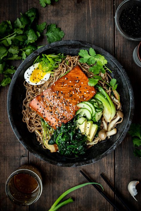 Noodle Meal Prep, Cold Soba Noodle Salad, Salmon Protein, Salmon Sisters, Salmon Noodles, Soba Salad, Salad Bowl Recipes, Soba Noodle Salad, Story Food