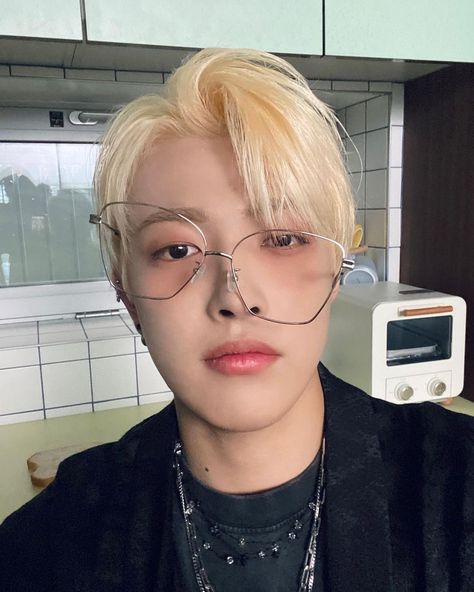 Hyun A, 26 November, Lemon Tree, Kim Hongjoong, Kpop Guys, Instagram Update, Aura, I Can, Lemon