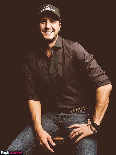 Luke Bryan Luke Brian, Luke Bryan Family, Like Bryan, Luke Bryan Fan, Country Fest, Luke Bryan Pictures, Country Photos, Big Bucket, Country Fan