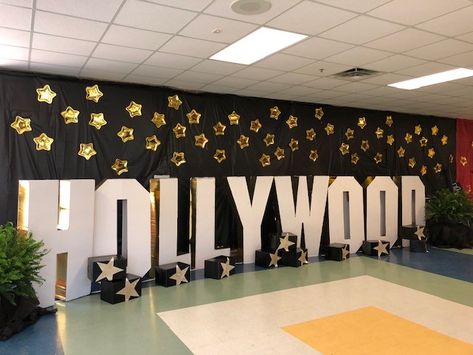 Homecoming Hall Decorations, Red Carpet Hoco Theme, Hollywood Photo Backdrop, Old Hollywood Theme Prom, Graduation Hollywood Theme, Hollywood Theme Backdrop, Los Angeles Theme Party, Lights Camera Action Theme Homecoming, Diy Hollywood Sign