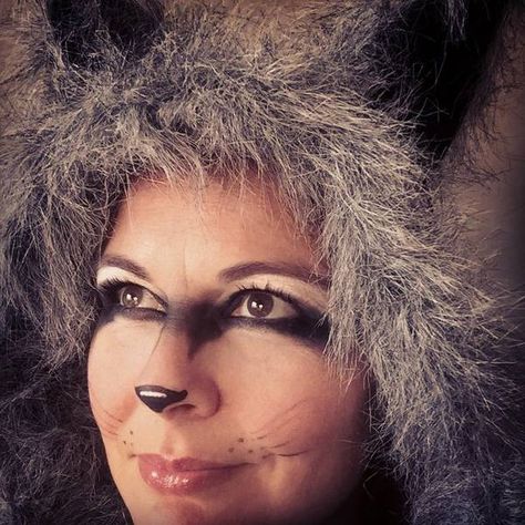 18+ Raccoon Makeup Designs, Trends, Ideas | Design Trends - Premium PSD, Vector Downloads Raccoon Face Makeup, Racoon Makeup Halloween, Racoon Halloween Costume, Raccoon Makeup Halloween, Eye Makeup Emo, Evermore Makeup, Narnia Makeup, Raccoon Makeup, Dr Seuss Costumes