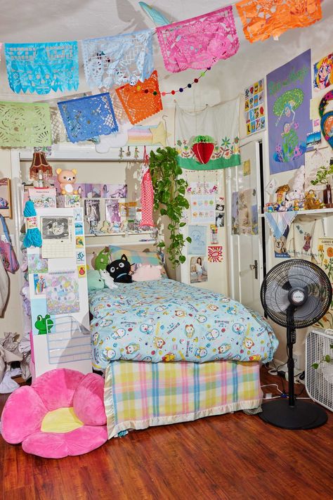 Childish Room Aesthetic, Crowded Room Aesthetic, Cluttercore Bedroom Aesthetic, Childish Room, Girl Room Aesthetic, Discover Aesthetic, Joy Aesthetic, Aesthetic Bedding, Pink Painted Walls