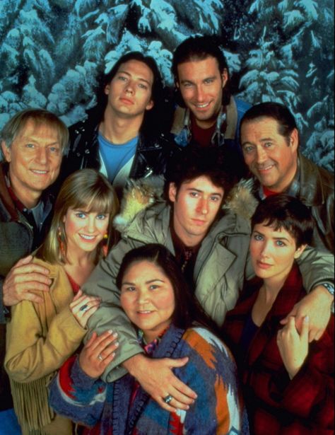 Cast of Northern Exposure (CBS 1990-95) Northern Exposure Tv Show, Janine Turner, Rick Hoffman, Music Corner, Gabriel Macht, Favorite Tv Characters, Northern Exposure, Old Time Radio, Classic Television