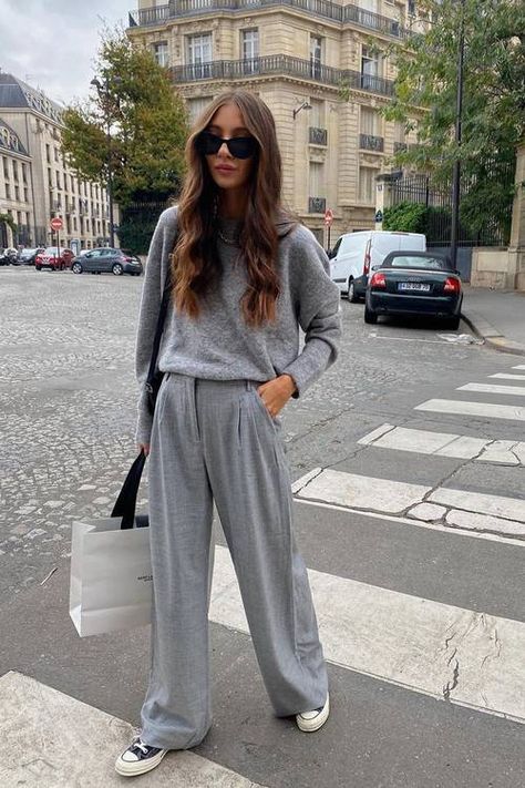 These Are the Cutest 4 Spring Outfit Ideas for 2021 | Who What Wear UK Stylish Jeans Outfit, Simple Summer Dresses, 38 Super, Joggers Outfit, Scandinavian Fashion, Outfits With Converse, Spring Fashion Outfits, Grey Outfit, Fancy Blouses