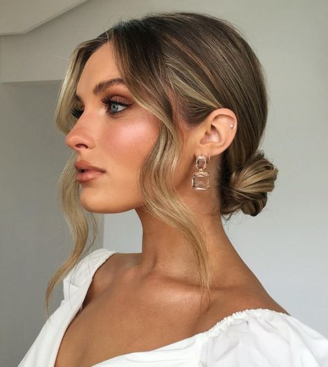 Formal Small Low Bun for Shorter Hair Back Tie Hairstyle, Tied Hairstyle For Wedding, Bussines Woman Hairstyles, Messy Bridal Updo Brunette, Slick Updo Hairstyles Wedding, Formal Event Hairstyles For Medium Length Hair, Wedding Hair For Windy Day, Wedding Guest Hair Brunette, Low Bun Party Hairstyles