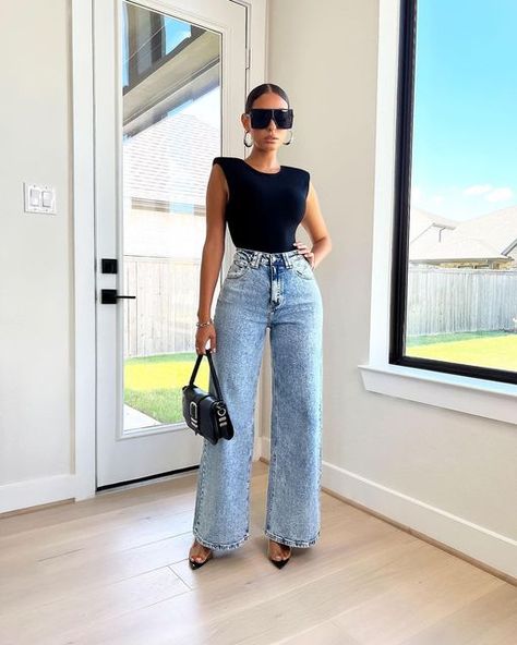 Wide Bell Bottom Jeans Outfit, Wide Leg Jeans Classy Outfit, Heels With Wide Leg Jeans, Model Jeans Outfit, Wide Leg Jean Trousers Outfit, Jeans On Jeans Outfit Denim, Wide Leg Jeans Spring Outfit, Jean With Heels Outfits, Jean Night Out Outfit