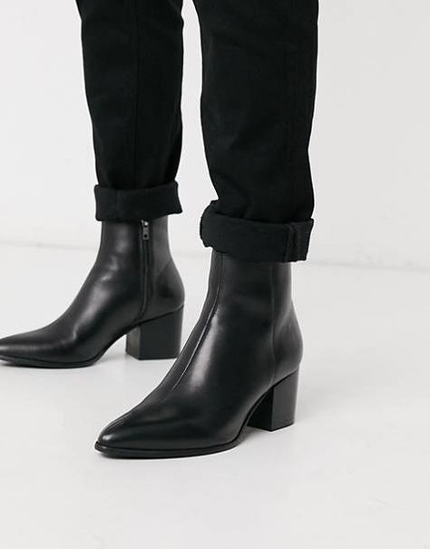 Mens Heeled Boots, Pointed Chelsea Boots, Chelsea Boots Heel, Heels Boots Outfit, Black Dress Boots, Men High Heels, Boots Outfit Men, Black Boots Men, Pointed Boots