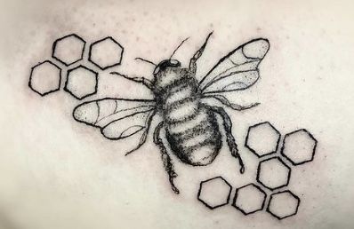 Bee Hive Tattoo Design, Comb Tattoo, Honey Bee Tattoo, Honeycomb Tattoo, Sister Tattoo, Tattoo Board, Neck Tattoos Women, Neck Tattoos, Bee Honeycomb