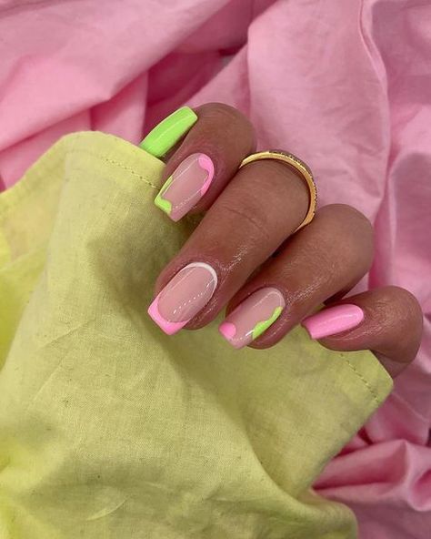 50+ Summer Nails Perfect For Your Next Mani! - The Pink Brunette Summer Nail Designs, Squoval Nails, Nagel Tips, Simple Gel Nails, Summery Nails, Summer Acrylic Nails, Dipped Nails, Dream Nails, Classy Nails