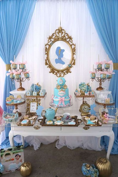 Amazing pink and blue Cinderella birthday party! See more party ideas at CatchMyParty.com! Cinderella Birthday Party Decorations, Cinderella Baby Shower, Cinderella Quinceanera Themes, 4de Verjaardag, Cinderella Theme, Cinderella Birthday Party, Princess Theme Birthday, Cinderella Party, Disney Princess Birthday