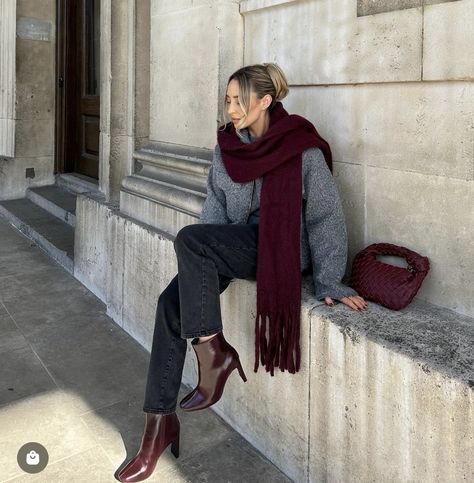 Burgundy Boots Outfit, Mary Jane Shoes Outfit, Winter Boots Outfits, Burgundy Bag, Burgundy Outfit, Burgundy Boots, Burgundy Heels, Chic Winter Outfits, Cozy Winter Outfits