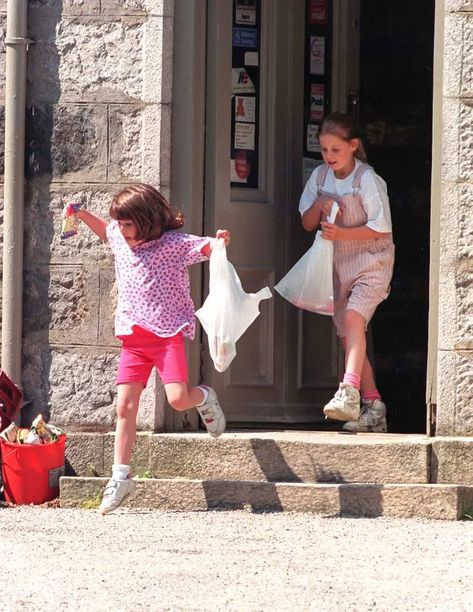 Royal children at Balmoral: 10 sweetest photos of Prince William, King Charles, Queen Elizabeth & Co on holiday | HELLO! Diana Haircut, Prince William Kids, Prince William King, Royal Family Portrait, Photos Of Prince, Sarah Ferguson, Princess Beatrice, Duchess Of York, Royal Look