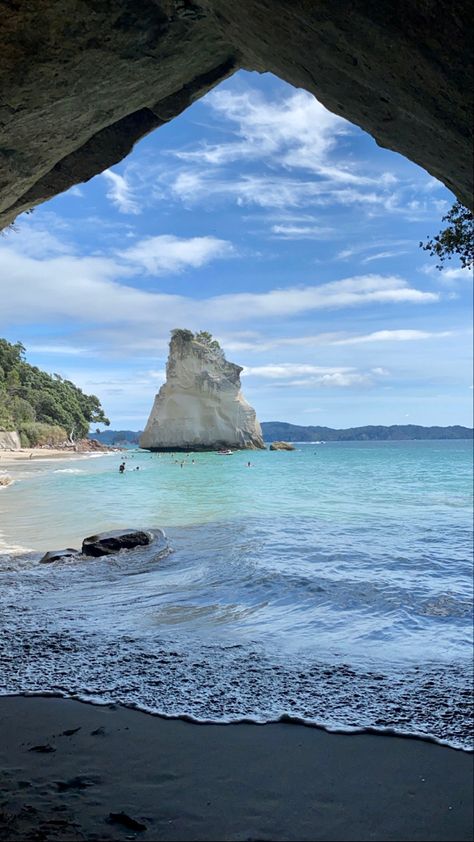 Cathedral Cove, New Zealand Cathedral Cove New Zealand, Nz Road Trip, Nz Summer, Nz Beach, Life In Paradise, Cathedral Cove, New Zealand Beach, Coconut Dream, New Zealand Landscape