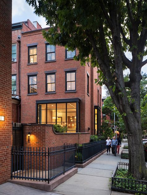 New Townhouse, Townhouse Exterior, Brooklyn Design, Modern Townhouse, Townhouse Designs, Cobble Hill, Interior Renovation, Row House, Window Styles