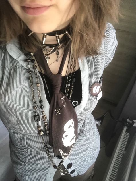 Irrelevant keyword stuff: earth tones, aesthetic outfit inspo, mid-size fit, crowcore, fairygrunge, skull tie, jewelry, layers, silver crystal necklaces, alt, alternative | @leoniesosaysi Button Up Shirt Layered Outfit, Alt Tie Outfit, Earth Tones Aesthetic, Tie Jewelry, Skull Tie, Emo Shirts, Tie Outfit, Arte Punk, Crystal Necklaces