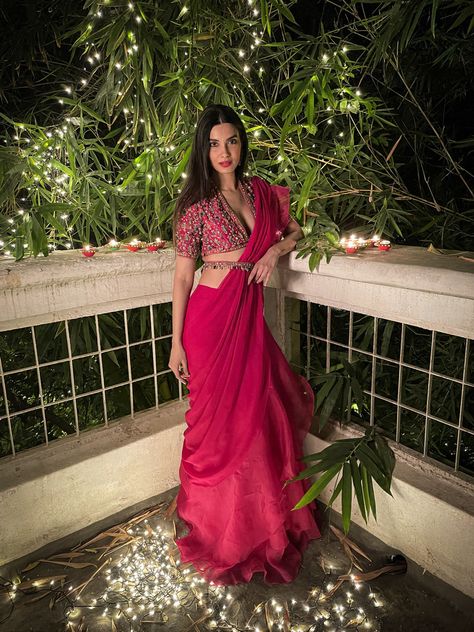 Diwali Look, Ruffled Saree, डिजाइनर कपड़े, Long Tunic Dress, Diwali Outfits, Indian Outfits Lehenga, Diana Penty, Casual Indian Fashion, Embellished Blouse