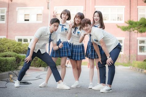 Korean Star, Kdrama Pictures, School2017 Kdrama, Who Are You School 2015, School 2017, School Celebration, Kim Sejeong, Drama Korea, Best Friends Forever