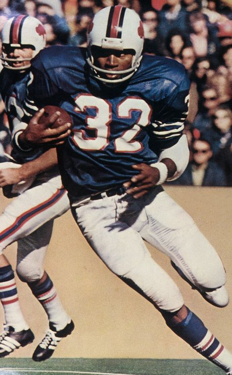 Oj Simpson Football, Nfl Legends, Afl Football, O J Simpson, Football Pics, Oj Simpson, Single Season, Nfl Football Pictures, Joe Namath