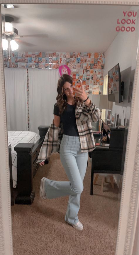 Flare Jeans Outfit Platforms, Flannel And Flare Jeans, White Converse Fall Outfit, Flares And Converse, Black Jeans White Converse Outfit, Flare Jeans Converse Outfit, Flared Jeans With Converse, Converse And Flare Jeans, High Top Converse Outfits White