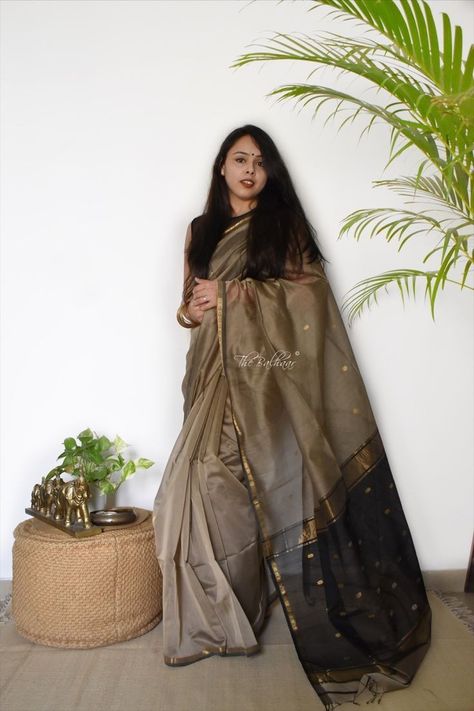 Brown Colour Saree, Maheshwari Saree, Saree Black, Elegant Sarees, Saree Blouse Styles, Jenga Blocks, Indian Sari Dress, Indian Bridal Sarees, New Saree Blouse Designs