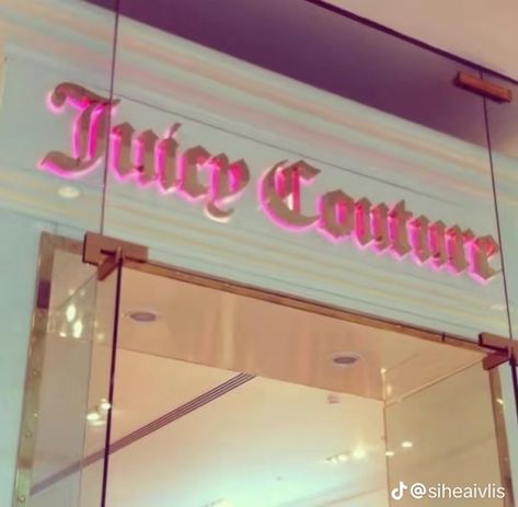 Juicy Couture Aesthetic, Early 2000s Aesthetic, 00s Mode, 2000s Pink, Milky Nails, Trashy Y2k, 2000s Aesthetic, Pink Y2k, Y2k Vibes