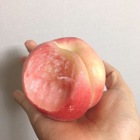 Tracker Ideas, Pink Food, Peach Aesthetic, Cream Aesthetic, Grunge Look, Just Peachy, Mood Tracker, Pretty Food, Cute Food